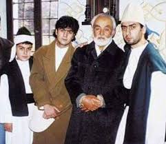 Ve yusuf emir ismini verdikleri bir bebekleri dünyaya gelmişti. Necati Sasmaz Kimdir