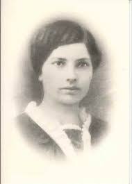 Teresa Pipitone's Instagram, Twitter & Facebook