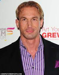 Dr christian jessen ile bağlantı kurmak için şimdi facebook'a katıl. Embarrassing Bodies Star Dr Christian Jessen Admits To Secret Hair Transplant Daily Mail Online