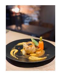 Filet De Lotte Rotie Au Beurre Declinaison Autour De La Carotte Caviar D Esturgeon Jus A L Huile De Noix I 2020