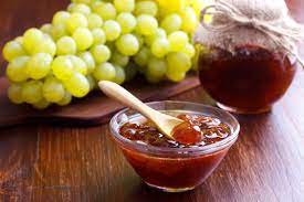 Perfetta anche per farcire torte e crostate, si può preparare sia con l'uva nera che con quella bianca. Marmellata Di Uva Sale Pepe