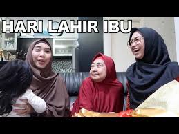 Umur 25 tahun), atau lebih dikenal sebagai ria ricis, adalah aktris, selebriti internet, dan youtuber berkebangsaan indonesia. Hari Lahir Ibu Ria Ricis Youtube