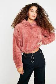 Uo Fluffy Teddy Cropped Hoodie Cropped Hoodie Outfit Fluffy Jacket Outfit Cropped Hoodie