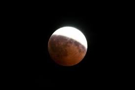 Gambar gerhana matahari total dan penjelasannya. Spesial Jangan Lewatkan Gerhana Bulan Sebagian Pada Rabu Dini Hari