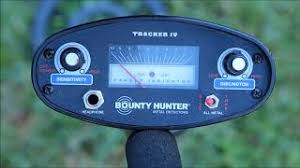 It's easy to operate, lightweight and extremely efficient in the field. Bounty Hunter Tk4 Tracker Iv Metal Detector Review