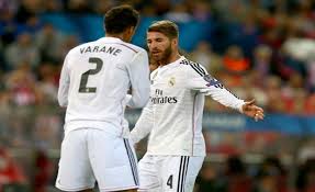 فاران ريال مدريد اللاعب الفرنسي دورى ابطال اروبا على الرغم من أن قلب الدفاع الفرنسي لم يرد بعد على عرض تجديد العقد الذي قدمه ريال مدريد قبل انطلاق بطولة أوروبا 2020 ، إلا أنه لم يعرب أبدًا عن أي نية لمغادرة النادي. ÙØ§Ø±Ø§Ù† ÙŠØ«ÙˆØ± ØºØ¶Ø¨Ø§ Ø¨Ø³Ø¨Ø¨ Ø³ÙŠØ±Ø¬ÙŠÙˆ Ø±Ø§Ù…ÙˆØ³