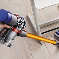Dyson cyclone v10 absolute vacuum. Dyson Cordless V10 Absolute Review 2018 The Strategist New York Magazine
