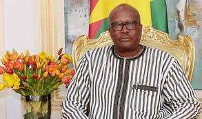 Appelé aussi le gandhi africain pour son militantisme non violent, kenneth kaunda avait conduit l'ancienne rhodésie du nord à l'indépendance sans effusion de sang, en octobre 1964. Burkina Faso Trois Jours De Deuil National Apres Une Attaque Meurtriere
