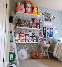21b Begenme 87 Yorum Instagram Da H S Bts Collection Jungshelf 2 Bts Paved Dee Way Don T Repost T In 2020 Army Room Decor Cute Room Decor Cool Room Decor