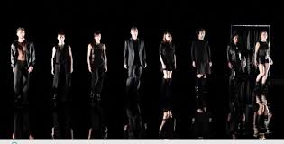Actualités de olivier dubois, danseur et chorégraphe. Avec Tropismes Olivier Dubois Met La Troupe En Marche