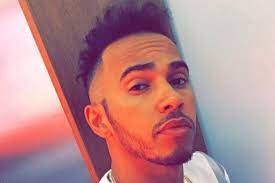 With mercedes star sent monkey and gorilla emojis following first lap crash with world championship leader max. Die Styles Des Lewis Hamilton Bilder Autobild De