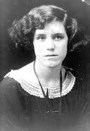 Donna Plowman's Instagram, Twitter & Facebook