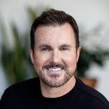 Jennifer Rooney's Instagram, Twitter & Facebook