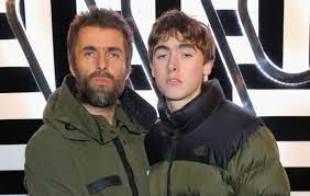 Maakt niet uit, want liam gallagher is ook in zijn eentje al jaren uitstekend in vorm. Liam Gallagher S Son Gene Will Feature On His Dad S New Album