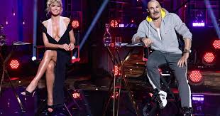 Seitdem ich klein bin, habe ich interesse am modeln und wollte schon immer meine erfahrungen in diesem bereich sammeln. Gntm Start 2021 On The Live Ticker Several Girls Take Off Their Clothes On The First Catwalk