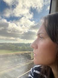 𝐌𝐞𝐞𝐭 𝐒𝐚𝐦𝐚𝐧𝐭𝐡𝐚 𝐁𝐮𝐬𝐛𝐲, 𝐂𝐨𝐧𝐬𝐮𝐥𝐭𝐚𝐧𝐭 𝐌𝐢𝐝𝐰𝐢𝐟𝐞.  In our Out of Hours series, we shine a spotlight