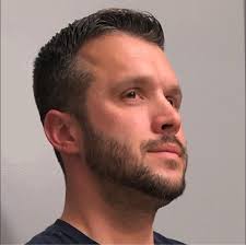 How my wife reads vs how I read #reading #couplescomedy #relationshiphumor