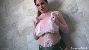 Mary Selino Shower [AI Enhanced] - EPORNER