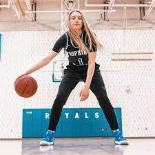 Daughter of amy dettbarn and bob bueckers.oldest of four siblings, brothers ryan and drew and sister lauren.mother competed in. Paige Bueckers Is The Future Of Basketball Bleacher Report Latest News Videos And Highlights