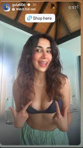 Parul Gulati telling you to check out her boobs : rdesibeautifulthighs