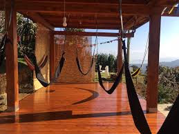 Bring frischen wind in deine garderobe mit den neuesten trends von studio. Yoga Elba