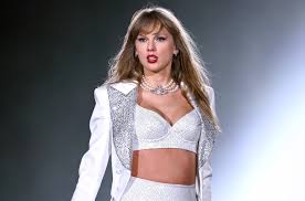 Taylor Swift Plays 'Murder Mashup' of 'Carolina,' 'No Body, No Crime'