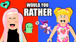 Juego de lol surprise en roblox fashion famous. Jugando Would You Rather En Roblox Con Bebe Goldie Youtube