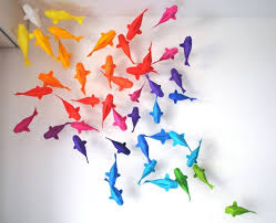 Apabila cara menghias kelas dengan origami terasa kurang ramai, buat bunting flag saja. 18 Hiasan Dinding Kamar Unik Menarik Simple Beserta Gambarnya