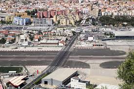 Gibraltar is an overseas territory of the united kingdom. Gibraltar Affchen Hohlen Und Panoramen Urlaubsguru