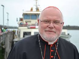 Kardinal Marx mit 400 Jugendlichen auf dem Chiemsee