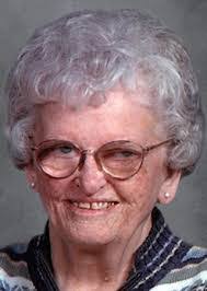 Kari Shoemaker's Instagram, Twitter & Facebook