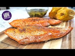 De pimiento rojo 50 gr. Salmon A La Plancha En Salsa De Mantequilla Y Limon Youtube En 2020 Como Cocinar Salmon Cocinar Salmon Como Cocinar