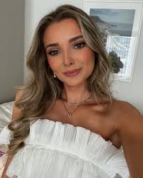 Katrina Mcmichael's Instagram, Twitter & Facebook