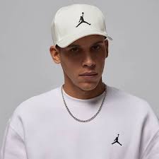 Unisex Jordan High Depth Caps. Nike BG