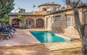Se alquila una preciosa casa en guanabo con piscina. Alquiler De Casa Con Piscina Privada En Cataluna Novasol