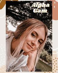 Lauren Tanis's Instagram, Twitter & Facebook