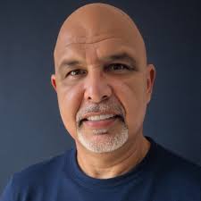 📸 My official CNN headshots are in. I've dreamed of working for this  company since I was a kid learning English by watching the news. This just  drives it home for me --