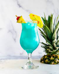 نصائح للمساعدة على زيادة شرب الماء. The Blue Hawaii Drink A Couple Cooks