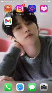 New shirt = new wallpapers 😍 #WallpaperWednesday 👉  https://fc.bayern/fb4-Home-Shirt-20-21