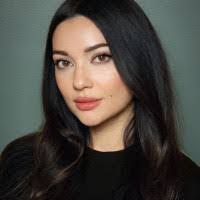 Jen Poole's Instagram, Twitter & Facebook