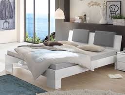 Jedes bett erhalten sie in den überlängen 210, 220 und sogar 240cm. Designerbetten In Uberlange Und Ubergrossen Auf Betten De
