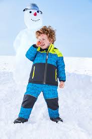 7 weihnachten in deutschland der schneemann und die schneefrau, sie stehen an ihrem platz, doch wenn ganz warm die sonne scheint, zerfließen sie zu matsch! Ab In Den Schnee Gewinne Eine Reise Ins Zillertal Ernsting S Family Blog