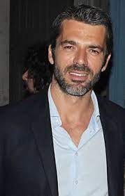 Luca argentero è papà da poche settimane e ieri è stato ospite di e poi. Luca Argentero Wikipedia