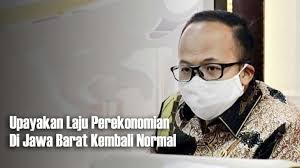 Pelakon sitkom phua chu kang , gurmit singh didakwa kerana memandu pada kelajuan 131 kilometer sejam bersama anak lelakinya dalam kereta berkenaan di laluan dengan had kelajuan 70 kilometer. Jawa Barat Berlakukan 100 Persen Akb Setelah Berakhir Psbb