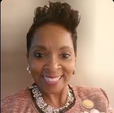 Faye Oakes's Instagram, Twitter & Facebook