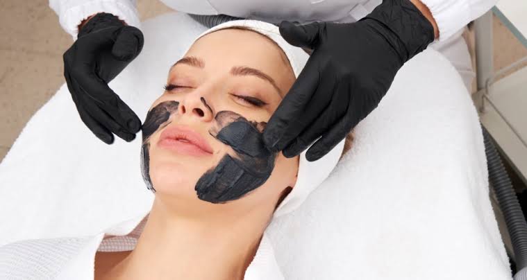 Laser Carbon Peel: What It Is and How It Works