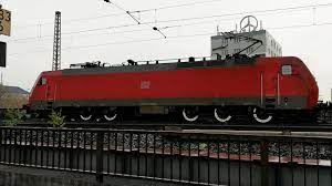 Loken är tvåsystemlok för att hantera strömsystemen i både danmark och tyskland/sverige, samt har signalsystem för alla tre länderna. Baureihe 0103 Ex Dsb Eg Auf Der Guterumgehungsbahn In Hamburg Youtube