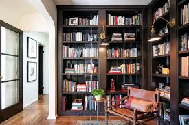 Anda tidak perlu ruangan khusus untuk membuat perpustakaan mini. Tertarik Bikin Perpustakaan Di Rumah Simak 5 Tips Ini Halaman All Kompas Com