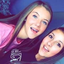 Sarah Mcfarlin's Instagram, Twitter & Facebook