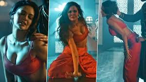 Aashram 3: Esha Gupta और Bobby Deol के इस बोल्ड Video ने इंटरनेट पर मचाया  कोहराम, नहीं देखा होगा ऐसा रोमांस | 🎥 LatestLY हिन्दी